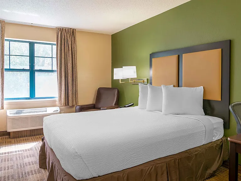 Studio Suite - 1 Queen Bed