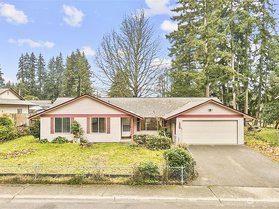 2nd image of 641 NE Silver Pine Drive