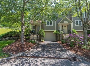 2004 Regent Dr, Mount Kisco, NY 10549