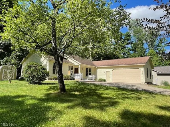 660 Grand Ridge Dr, Howard, OH 43028