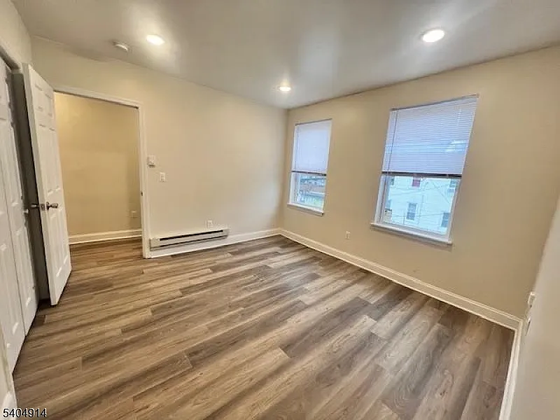 2 bed, 1.0 bath, $1,900 — Photo 4