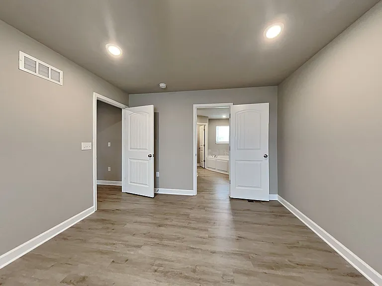 214 SW Marigold St — Photo 10