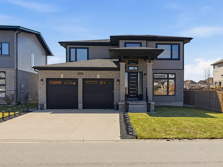 1615 Sandridge Ln — Photo 1