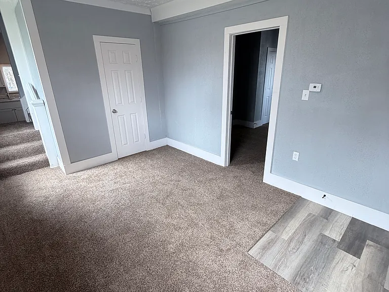 918 7th St NE — Photo 3