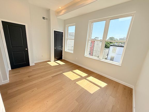 5th image of 1402 N Franklin St Unit 2