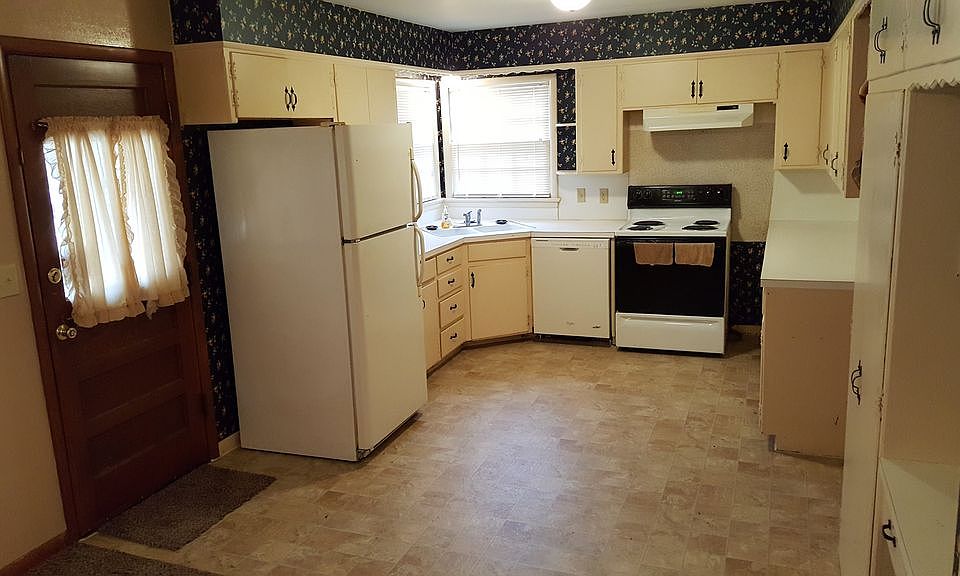 2nd image of 4709 N Virginia Ave #00