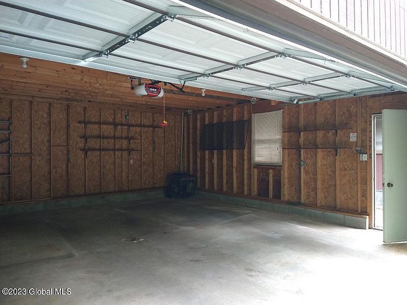 5th image of 6 Woodlake Drive
