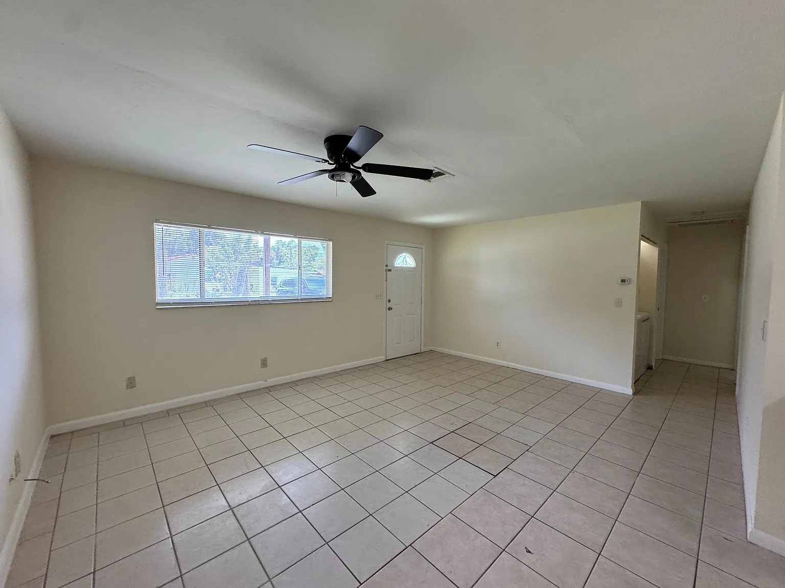 2 bed, 900 sqft, $1,050 — Photo 2