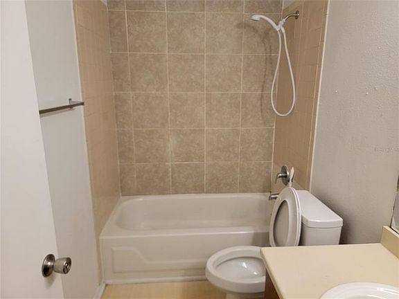 4th image of 3050 SE 53rd Ct APT D