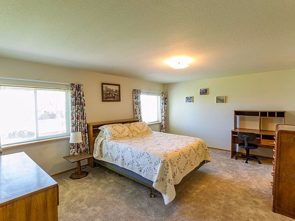 5th image of 4404 S Underwood Ct