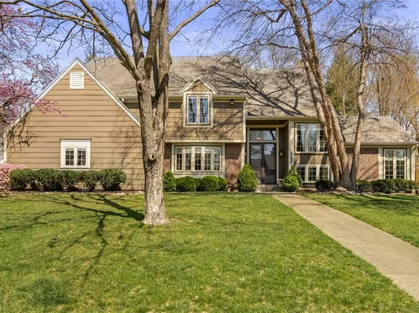 4106 W 102nd St, Overland Park, KS 66207