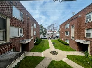 2405 W Jarvis Ave #1E, Chicago, IL 60645