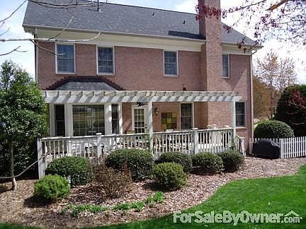 Exterior-back
						:
						Lovely deck with trellis