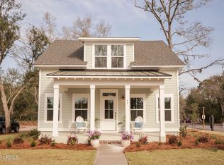 11 Middle Island St, Beaufort, SC 29907