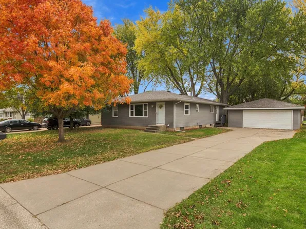 4242 Limestone Dr, Eagan, MN 55122