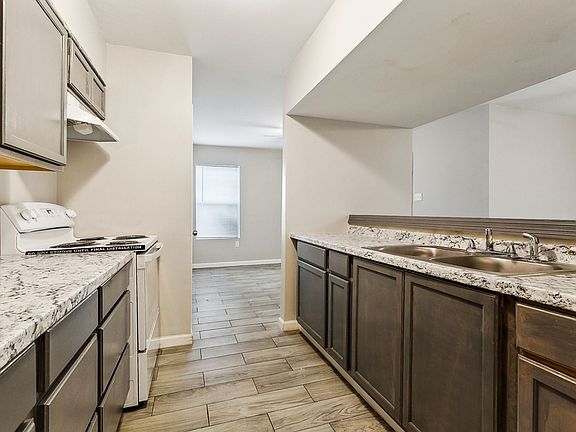 4th image of 7721 S Coronet Ct Unit B