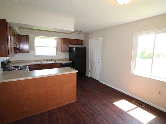 5th image of 5639 Chatford Dr