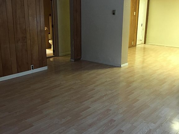 5th image of 200 W Ash St APT A