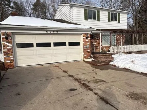6099 Brookwood Dr, Burton, MI 48509