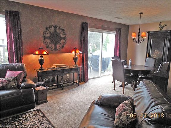 5th image of 536 Wykeham Ct