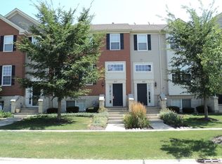 217 Jackson St, Gilberts, IL 60136