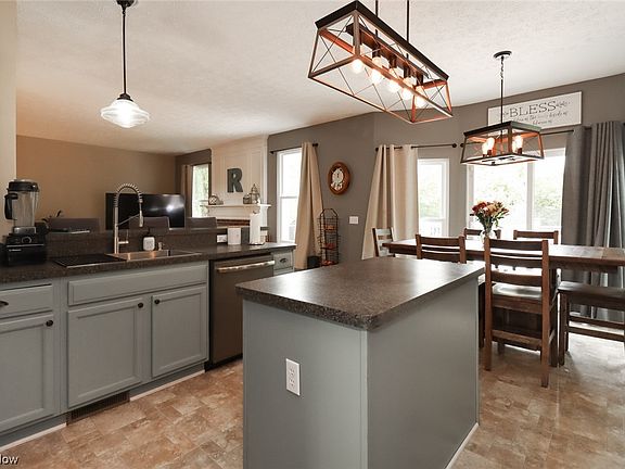 4th image of 3610 Trailview Ct