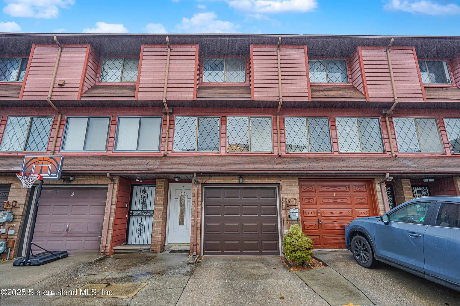 9 Maryland Ln photo 1