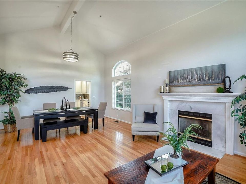 1st image of 15515 La Jolla Dr