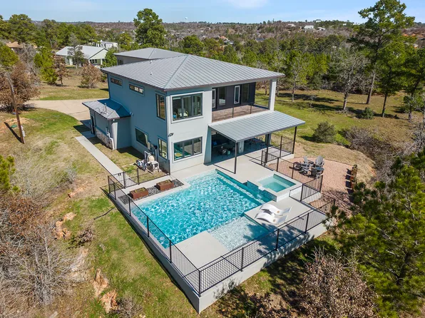 111 Puu Ct, Bastrop, TX 78602