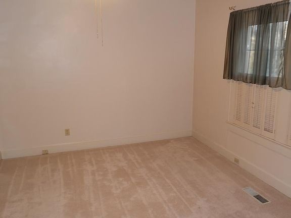 5th image of 1208 E Franklin Blvd APT A
