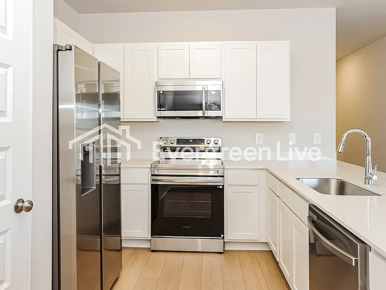 17727 Denham Cir — Photo 6