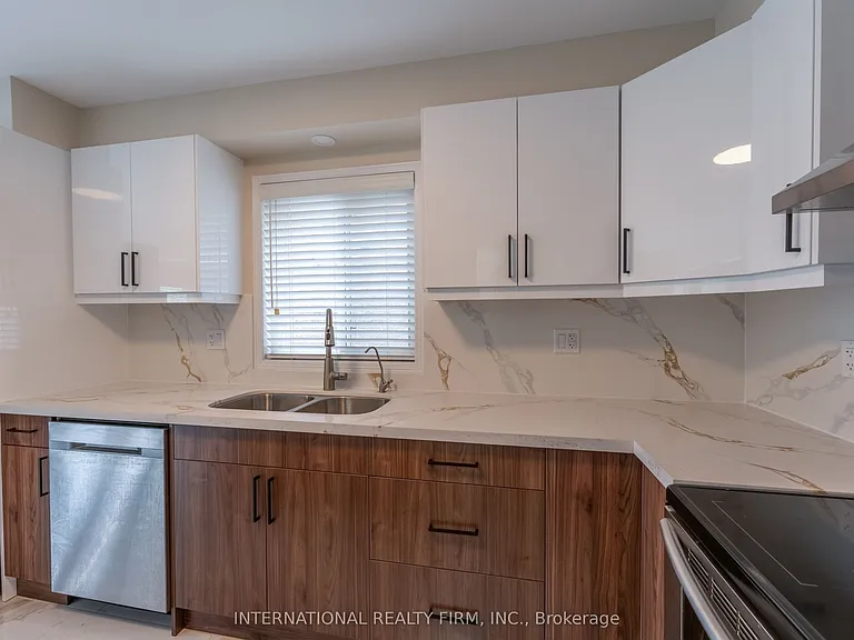 102 Hunter Way — Photo 17