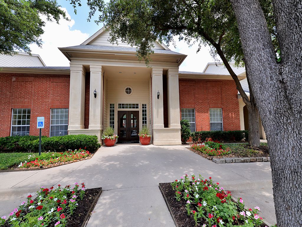 Montfort Place Apartments Dallas