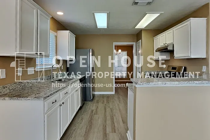 2807 Burgess Hill Ct — Photo 6