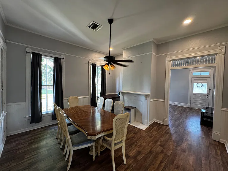 802 Main St — Photo 16