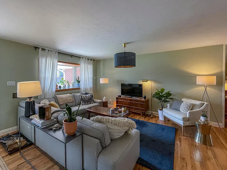 2551 S Ivy St — Photo 4