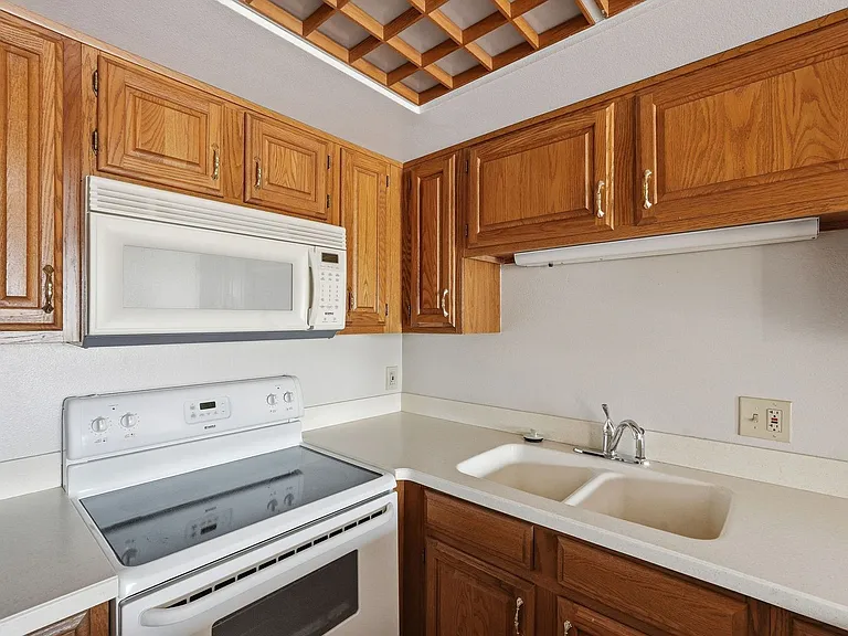 10330 W Thunderbird Blvd #C319 — Photo 10