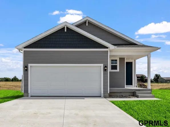 9508 Reynolds St, Omaha, NE 68122