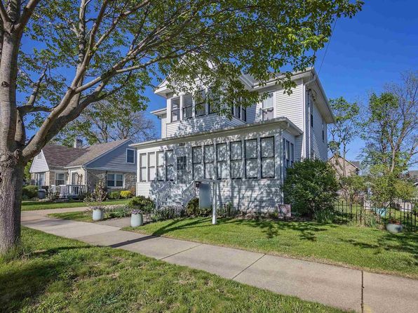 125 South Van Buren Street, Stoughton, WI 53589