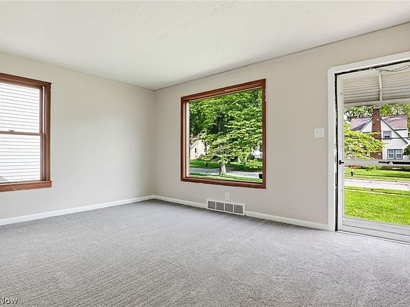 3rd image of 4538 Telhurst Rd