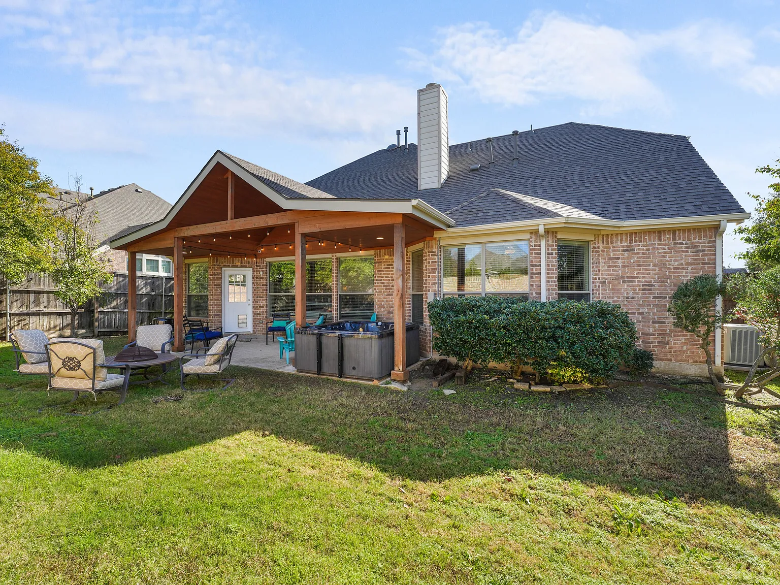 4 bed, 3145 sqft, $7,995 — Photo 4