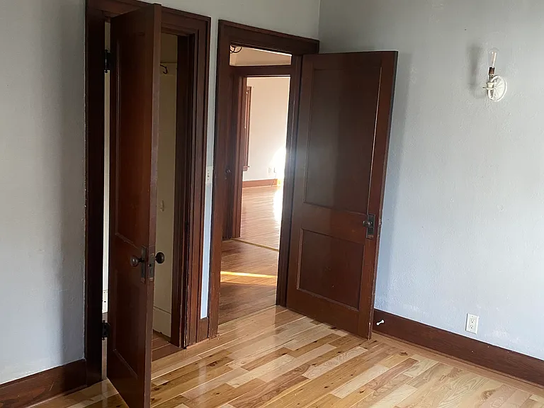 103 W California Ave — Photo 9