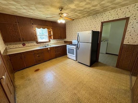 2nd image of 307 N Custer St