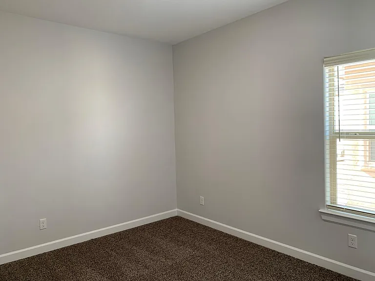 938 Airship Pl — Photo 17