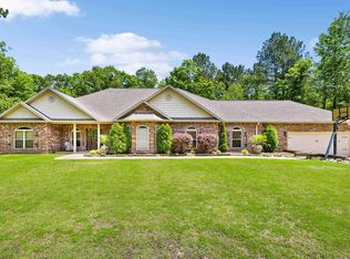 402 Demuth Ln, Benton, AR 72019