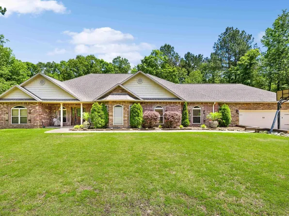 402 Demuth Ln, Benton, AR 72019