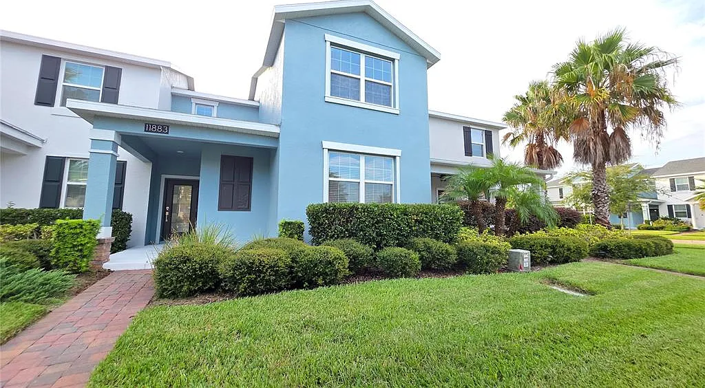 4 bed, 3.5 bath, 1992 sqft, $2,950 — Photo 2