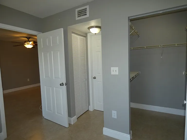 2841 N Oakland Forest Dr #207-1 — Photo 16