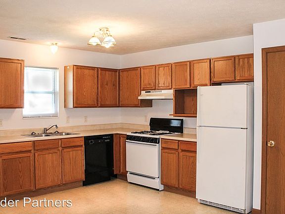 3rd image of 304-B E Wood St