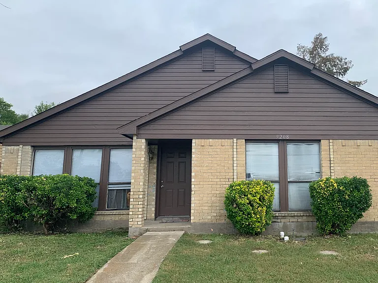 9208 Cedar Run Dr — Photo 1